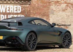Aston Martin Vantage F1