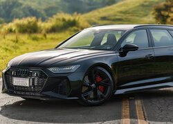 Audi RS 6 Avant Performance przód i bok