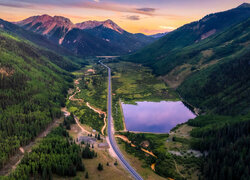 Autostrada Million Dollar w górach San Juan Mountains w Kolorado