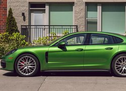 Porsche Panamera S, Zielone, Bok