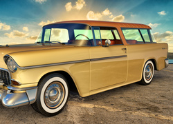 Chevrolet Nomad zabytkowy samochód z 1955 roku