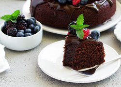 Ciasto czekoladowe z owocami