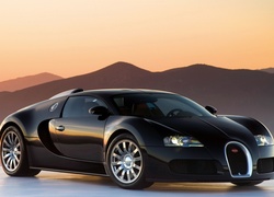 Czarny Bugatti Veyron