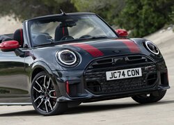 Czarny kabriolet Mini John Cooper