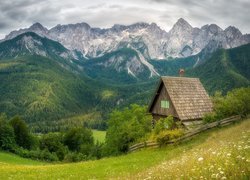Góry, Alpy Julijskie, Las, Domy, Chmury, Kranjska Gora, Słowenia