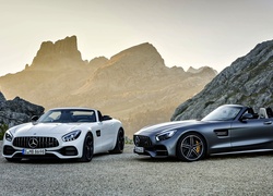 Dwa Mercedesy AMG GT Roadster w górach