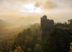Formacja skalna Bastei w Parku Narodowym Saskiej Szwajcarii