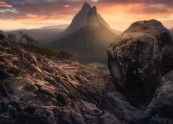 Australia, Queensland, Góry, Glass House Mountains, Góra, Mount Ngungun, Zachód słońca