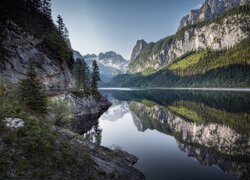 Austria, Góry, Dachstein, Salzkammergut, Jezioro, Gosausee, Skały, Drzewa, Odbicie