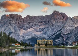 Góry, Dolomity, Jezioro, Misurina Lake, Drzewa, Grand Hotel Misurina, Domy, Cortina dAmpezzo, Włochy