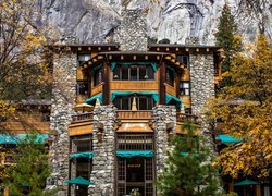 Hotel Ahwahnee na terenie Parku Narodowego Yosemite