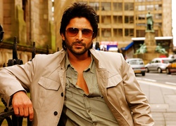 Indyjski aktor Arshad Warsi w okularach przeciwsłonecznych