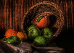 Jabłka, pomarańcze i cytryna w kompozycji