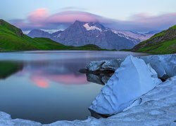 Jezioro Bachsee, Góry, Alpy Berneńskie, Góra Wetterhorn, Zima, Śnieg, Kanton Berno, Szwajcaria