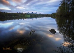 Zachód słońca, Zarośla, Kamienie, Odbicie, Jezioro Deer, Deer Lake Park, Burnaby, Kanada