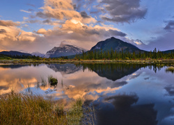 Kanada, Park Narodowy Banff, Chmury, Góry, Jezioro Vermilion