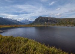 Jezioro, Góry Kołymskie, Trawa, Chmury, Magadan, Rosja