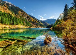 Chiny, Prowincja Syczuan, Ngawa, Park Narodowy Jiuzhaigou, Góry, Lasy, Jezioro