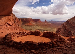 Stany Zjednoczone, Stan Utah, Park Narodowy Canyonlands, Kamienny krąg False Kiva, Kanion, Skały