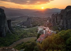 Klasztor Warłama na szczycie Meteorów w Grecji