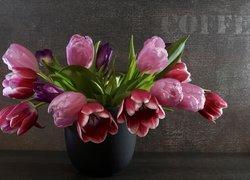 Kwiaty, Tulipany, Bukiet, Ciemne tło, Napis, Wazon