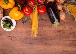 Warzywa, Pomidory, Papryka, Bakłażan, Cebula, Pieczywo, Makaron