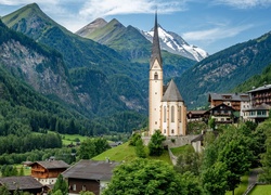 Austria, Heiligenblut am Großglockner, Góry Alpy, Kościół św. Wincentego z Saragossy, Lasy, Drzewa, Domy