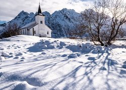 Norwegia, Svolvaer, Góry, Zima, Kościół, Drzewa