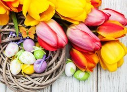 Kwiaty, Tulipany, Koszyk, Pisanki, Jajka, Motylek, Deski, Wielkanoc