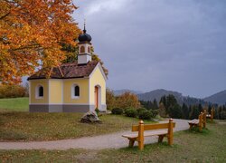 Kaplica, Maria Rast, Drzewo, Ławki, Góry, Krun, Bawaria, Niemcy