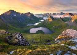 Norwegia, Lofoty, Góry, Skały, Wschód słońca, Jezioro