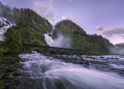 Wodospad Latefossen, Gmina Odda, Okręg Hordaland, Norwegia, Most, Góry