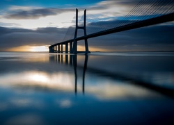 Portugalia, Wschody Słońca, Most Vasco da Gamy, Rzeka Tag