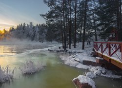 Zima, Las, Drzewa, Rzeka Langinkoski, Mostek, Mgła, Wschód słońca, Kotka, Finlandia