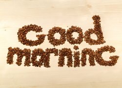 Napis Good Morning z ziaren kawy