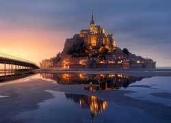 Francja, Wyspa, Mont Saint-Michel, Opactwo św. Michała Archanioła, Molo, Zachód słońca, Kościół