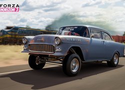 Pociąg i samochód w grze Forza Horizon 3