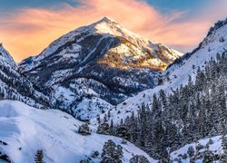 Porośnięta lasami góra Mount Abrams zimą