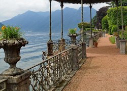 Promenada nad jeziorem Como