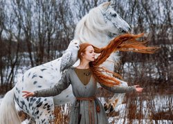 Rudowłosa, Kobieta, Sowa śnieżna, Koń