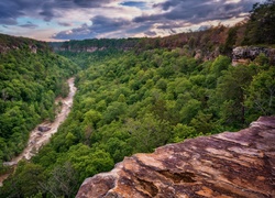 Rzeka w Rezerwacie Narodowym Little River Canyon w Alabamie