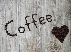 Serce i napis coffee z ziaren kawy