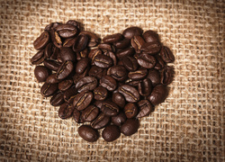 Serce ułożone z ziaren kawy