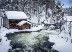 Finlandia, Laponia, Park Narodowy Oulanka, Drewniany, Młyn Myllykoski, Rzeka, Zima, Las, Drzewa