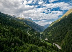 Austria, Tyrol, Stubaier Alpen, Góry Alpy, Lasy, Dolina, Drogi, Chmury
