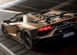 Tył Lamborghini Aventador