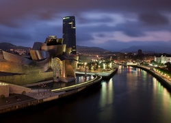 Widok na Muzeum Guggenheima w hiszpańskim mieście Bilbao