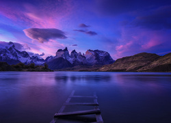 Chile, Patagonia, Masyw górski Torres del Paine, Góry, Jezioro, Zniszczony, Pomost, Park Narodowy Torres del Paine