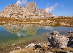 Widok znad jeziora Laghi dei Piani na Dolomity