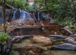 Wodospad na rzece w Parku Narodowym Zion w Utah